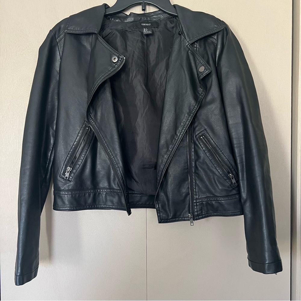 Small Forever 21 Faux Leather Black Cropped Jacket, Biker, 50’s